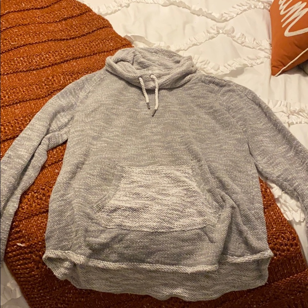 Pullover grey sweater